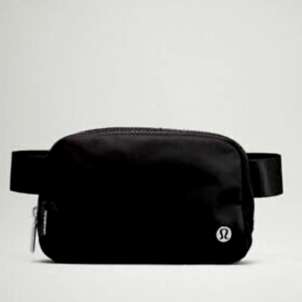 NEW Lululemon Everywhere Belt Bag